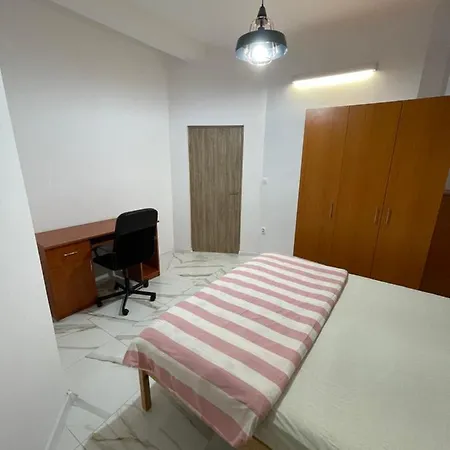Apartment 3 In The Center Of *