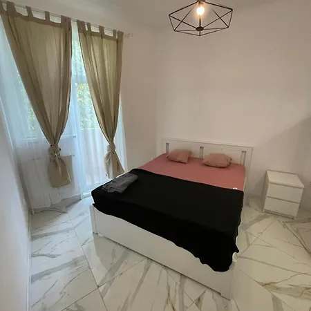 3 In The Center Of *