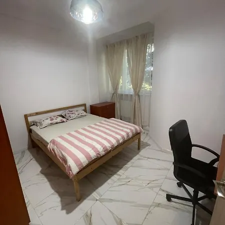 Apartment 3 In The Center Of *