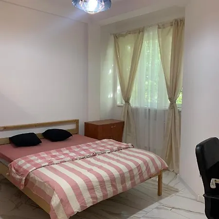 3 In The Center Of Apartment *